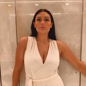 Meet your Posher, Noemi